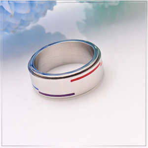 Anillo giratorio de acero de titanio con diseño de arcoíris para hombre, joyería única y popular para aliviar el estrés, diseño exclusivo y novedoso. - Product Image 3