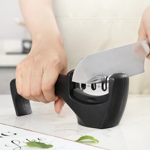 Afilador <span class=keywords><strong>de</strong></span> cuchillos <span class=keywords><strong>de</strong></span> tres ranuras <span class=keywords><strong>de</strong></span> plástico diamante portátil al por mayor afilador <span class=keywords><strong>de</strong></span> cuchillos <span class=keywords><strong>de</strong></span> mano rápido multiusos excelente - Product Image 2