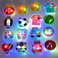 Breloques de chaussures LED lumineuses 3D en PVC personnalisées, style années 90, pour voiture, accessoires d'infirmière, sportifs, Kawaii, basket-ball, football, en caoutchouc, populaires