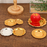 Licht luxe retro reliëf klein dienblad, koffiekopje, theekopje isolatiekussen, snacks voor thuis, fruitplateau, taart, dessertopbergplateau