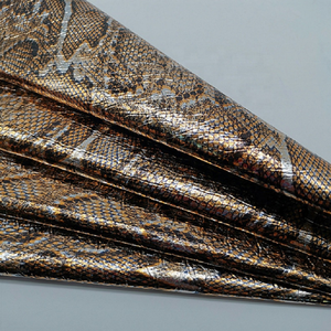 Vàng Sáng Bóng PU Da Rắn Giả Da Foiled Vải Không Thấm Nước <span class=keywords><strong>Python</strong></span> Da Dệt Cho Váy Áo Khoác Váy Phụ Kiện - Product Image 2