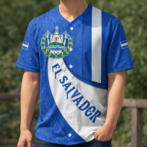 El Salvador wapen baseball shirt met gebogen tekst en blauw gepatroneerde achtergrond, groothandel polyester knoopsluiting baseball tops - Product Image 1