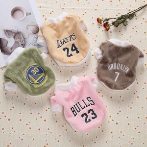 Chaleco con capucha de lana para mascotas, ropa cálida con estampado de letras para perros y gatos, estilo deportivo para otoño e invierno, rosa, amarillo, marrón, verde - Product Image 1