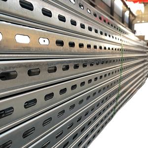 Support de <span class=keywords><strong>panneau</strong></span> <span class=keywords><strong>solaire</strong></span> en acier au carbone perforé de haute qualité pour l'installation au sol et la construction de systèmes solaires - Product Image 6