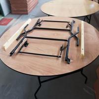 Table de salle à manger ronde pliable de mariage en bois moderne populaire et moins cher Table pliante d'extérieur