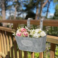 Pot gantung 10 inci outdoor abu-abu gelap dinding galvanis ember oval metal planter balustrade herbal metal planters