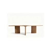 Table à manger moderne en bois massif avec surface spacieuse, pieds robustes, design intemporel pour la maison, le restaurant, la salle à manger, meubles