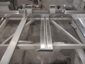 Scie à panneaux électrique de haute qualité avec table coulissante pour la découpe du bois - Product Image 6