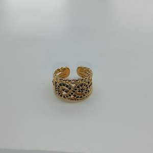 Anillos de Moda en Acero Inoxidable 316L con Baño de Oro PVD, Diseño Sostenible y Resistente - Product Image 1