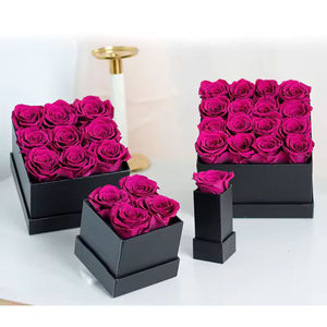 Coffret Cadeau de Roses Éternelles – 4 Roses Stabilisées Véritables et Immortelles dans une Boîte Carrée – Idéal Fête des Mères et Nouvel An - Product Image 1
