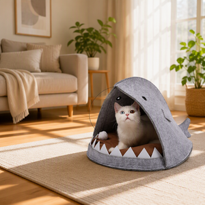 Casa para Gatos <span class=keywords><strong>de</strong></span> <span class=keywords><strong>Fieltro</strong></span> Gris con Forma <span class=keywords><strong>de</strong></span> Tiburón, Nido Semi-Cerrado para Dormir con Entrada Ancha y Almohadilla Suave para Decoración Interior del Hogar - Product Image 1