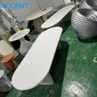 Table à manger longue bicolore en fibre de verre, plateau ovale arrondi, pieds épais, style minimaliste, couleur et taille personnalisables