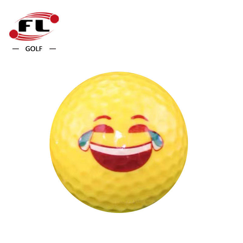 Balle de golf amusée et exaspérée