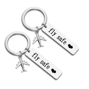 <span class=keywords><strong>Siempre</strong></span> bajo <span class=keywords><strong>el</strong></span> <span class=keywords><strong>mismo</strong></span> cielo Llaveros Fly Safe llavero Acero inoxidable 3D Metal Llaveros avión Aviación Regalo Vuelo Llavero - Product Image 6