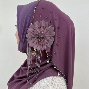 Chapeau à pompon musulman, hijab pour femmes avec pompon floral et cristaux brillants - Product Image 1