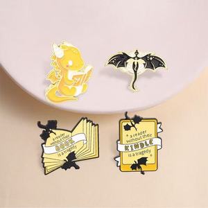 Offre Spéciale Halloween : Ensemble de Broches en Émail <span class=keywords><strong>Dragon</strong></span> Noir et Livre, Broche <span class=keywords><strong>Dragon</strong></span> Lecteur, Décoration de Sac à Dos pour Amateurs de Livres, en Métal Coulé - Product Image 3
