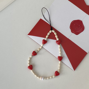 Porte-clés de téléphone <span class=keywords><strong>portable</strong></span> en perles de coeur rouge pour filles de luxe lanière de sangle de caméra en résine plastique courte avec <span class=keywords><strong>cordon</strong></span> en perles acryliques - Product Image 5