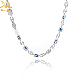 Collar Gargantilla con Diseño de Nariz de Cerdo, Geométrico, con Gemas de Circonio Azul y Blanco, Joyería Fina de Lujo - Product Image 4
