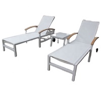 Lit de soleil extérieur en tissu maillé en aluminium Chaise longue blanche avec filet pour bras Chaise longue en tissu Chaise de plage avec grande roue