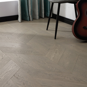 AVANTIMORA IEC62321 Grado AB 14mm 16mm Parquet Multicapa Blanco Ceniza con Sistema T&G Chevron, Diseñado para Proyectos de Interiorismo - Product Image 1