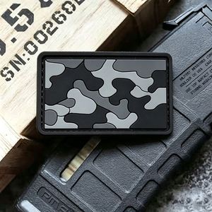 Patchs PVC personnalisés de haute qualité, logo personnalisé, patch en caoutchouc souple 3D en relief pour jeans, vêtements, sacs, chapeaux, accessoires vestimentaires - Product Image 1
