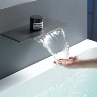 Ensemble de robinetterie de baignoire cascade en laiton massif OEM personnalisé avec douchette murale encastrée pour hôtel, villa, salle de bain moderne