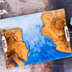 Bandejas de Madera Funcionales y Elegantes con Patrones de Resina que Combinan Arte y Practicidad para Cualquier Ocasión - Product Image 3