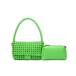 Sac fourre-tout en cuir végétalien tissé à la main, sac à bandoulière et sous le bras à fermeture ouverte, style décontracté - Product Image 5