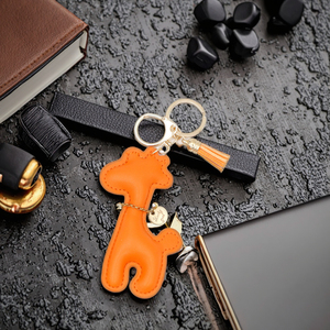 Sang Trọng Động Vật Keychain Set-PU Da Thân Thiện Với Môi Biểu Tượng Tùy Chỉnh Túi Quyến Rũ Vàng Móc Dễ Thương Ba Lô Mặt Dây Chuyền Số Lượng Lớn Bán Buôn - Product Image 1