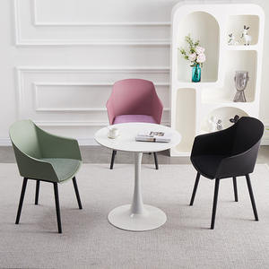 <span class=keywords><strong>Chaise</strong></span> de salle à manger en plastique épaissi de style nordique moderne simple <span class=keywords><strong>chaise</strong></span> de dossier à usage domestique et petit tabouret pour magasins de thé au lait magasins de gâteaux - Product Image 1