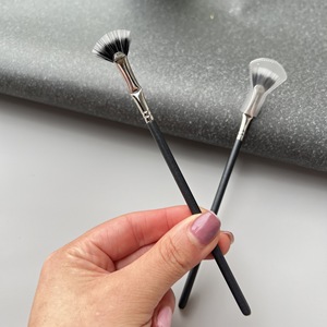 <span class=keywords><strong>Pinceau</strong></span> de maquillage professionnel série Studio, <span class=keywords><strong>pinceau</strong></span> éventail pour mascara à double <span class=keywords><strong>fibre</strong></span> avec manche en bois, poils synthétiques, sans cruauté animale - Product Image 3