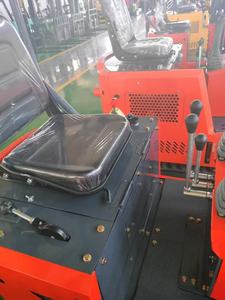 Mini-excavatrice sur chenilles d'occasion 1,5T, peu d'heures de fonctionnement, avec attache rapide, brise-roche et tarière, certifiée CE - Product Image 6