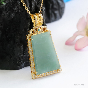 Pendentifs <span class=keywords><strong>en</strong></span> <span class=keywords><strong>jade</strong></span> de Birmanie naturel sculptés à la main Pendentifs <span class=keywords><strong>en</strong></span> jadéite plaqué <span class=keywords><strong>or</strong></span> Pendentifs carrés <span class=keywords><strong>en</strong></span> <span class=keywords><strong>jade</strong></span> du Myanmar pleins de zircon - Product Image 4
