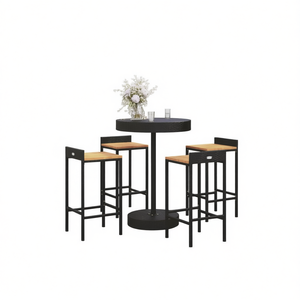 Ensemble de meubles de bar noirs, structure métallique ronde avec sièges en bois pour usage extérieur en jardin, style contemporain, design moderne et durable - Product Image 1