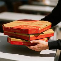 Cajas de Pizza Desechables Ecológicas de Papel Kraft Rojo y Amarillo con Grabado, Impresión a Cuatro Colores, para Entrega a Domicilio en Restaurantes