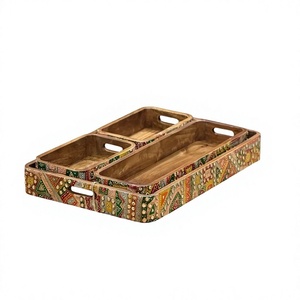 Ensemble de plateaux décoratifs en bois bohème, rectangulaires, multi-pièces, avec poignées, motif abstrait, design artisanal en bois - Product Image 1