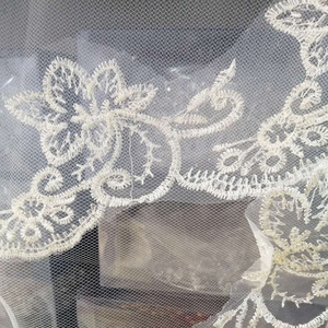 S2366F Nouveau Voile de Mariée Rouge en Dentelle Brodé de Haute Qualité, 1,5 Mètre, Voile de Mariage en Tulle Chiffré, Vente Chaude - Product Image 4