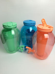 زجاجات مشروبات بلاستيكية شفافة مع صنبور مصنوعة بالحقن للاستخدام الخارجي - Product Image 6