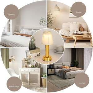 Luminária de Mesa Moderna LED Recarregável com Toque, Dimerizável, Abajur de Tecido Dourado Plissado, Carregamento Rápido Tipo-C, Iluminação Ambiente para Restaurantes - Product Image 3