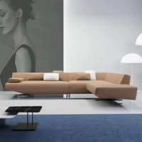 Ensemble de canapés modulaires en forme de L avec revêtement en velours, design moderne pour salon de villa