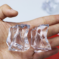 Roches de glace en acrylique transparent Hongzhi 40*32mm, vente en gros de pierres acryliques en faux glaçons de grande taille pour la décoration intérieure