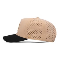 Casquette de baseball/trucker OEM personnalisée imperméable 5 panneaux bicolore perforée au laser motif fruits/points pour le sport avec logo en caoutchouc