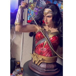 Haute qualité <span class=keywords><strong>Wonder</strong></span> <span class=keywords><strong>Woman</strong></span> 1/1 buste Statue résine artisanat Sculpture Dc grandeur nature Figure personnage modèle pour décor de noël - Product Image 5