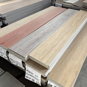 <span class=keywords><strong>พื้น</strong></span>ไวนิลหรูหราเชิงพาณิชย์ PVC SPC กันน้ำ กันไฟ เป็นมิตรกับสิ่งแวดล้อม ระบบคลิ๊กล็อค <span class=keywords><strong>แผ่น</strong></span>ปู<span class=keywords><strong>พื้น</strong></span>สำหรับโรงรถ - Product Image 1