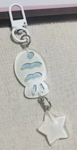 Porte-clés scintillant et mignon en forme de petit poisson et d'étoile coloré - Product Image 3