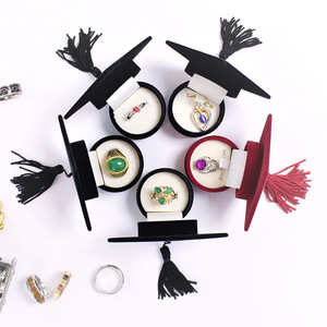 Caja de joyería flocada con diseño de gorro de doctor y gorro de maestro, para anillos y joyas, caja de regalo de graduación universitaria, desempaquetada y empaquetada en caja de embalaje - Product Image 3