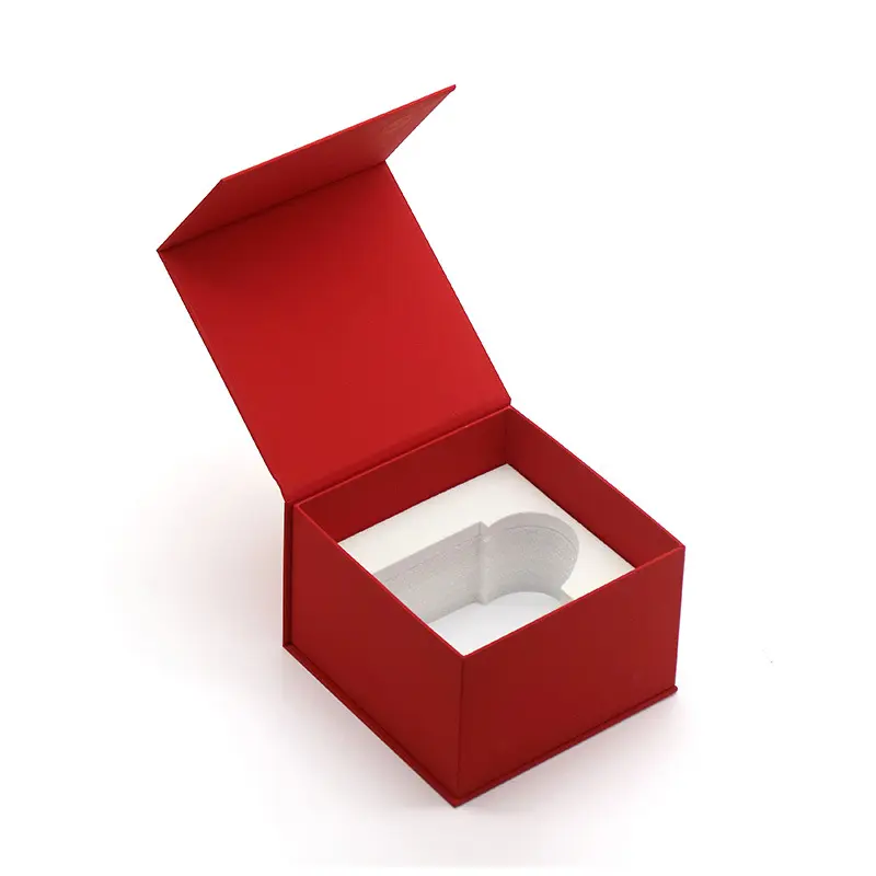 Caja de embalaje de regalo de espuma de inserción magnética de lujo de gama alta roja con estampado dorado personalizado para taza de café Taza de cerámica