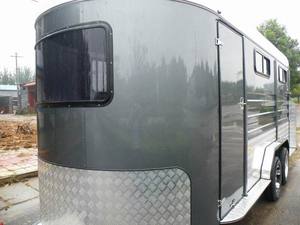 Semi-remorque HERUI Triple-Horse à col de cygne, 2 essieux, double essieu, freins électriques, chargement incliné, boîte de camping LQ, tout temps, pour chevaux - Product Image 2