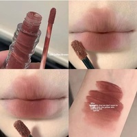 Gloss à lèvres mat velouté, couleur naturelle douce, éclaircissant et rehausseur de couleur, rouge à lèvres vibrant pour femme avec motif filigrane