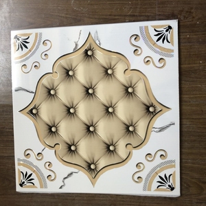 Panel de Techo de <span class=keywords><strong>PVC</strong></span> Popular de 60cm*60cm y 7mm, Panel de Techo de Plástico de <span class=keywords><strong>PVC</strong></span> de Moda con Precio Económico - Product Image 5